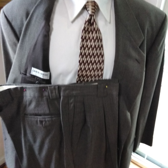 Highend Men's Suits - Picture 3 of 3